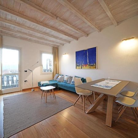 L'Orologio Apartment Salo Luaran gambar