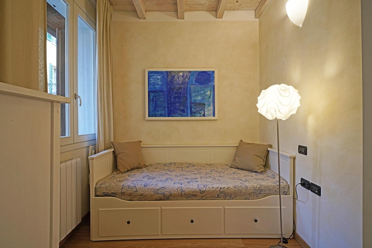 L'Orologio Apartment Salo Luaran gambar