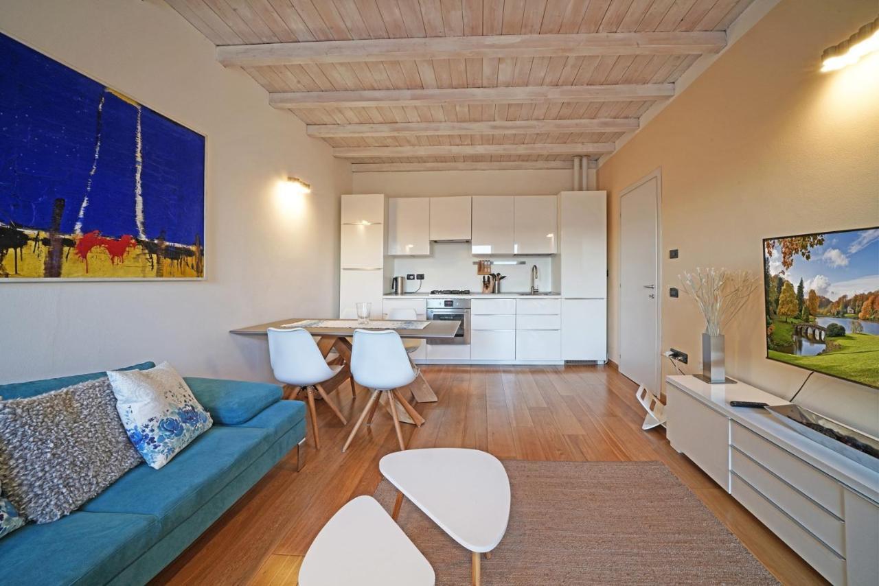 L'Orologio Apartment Salo Luaran gambar