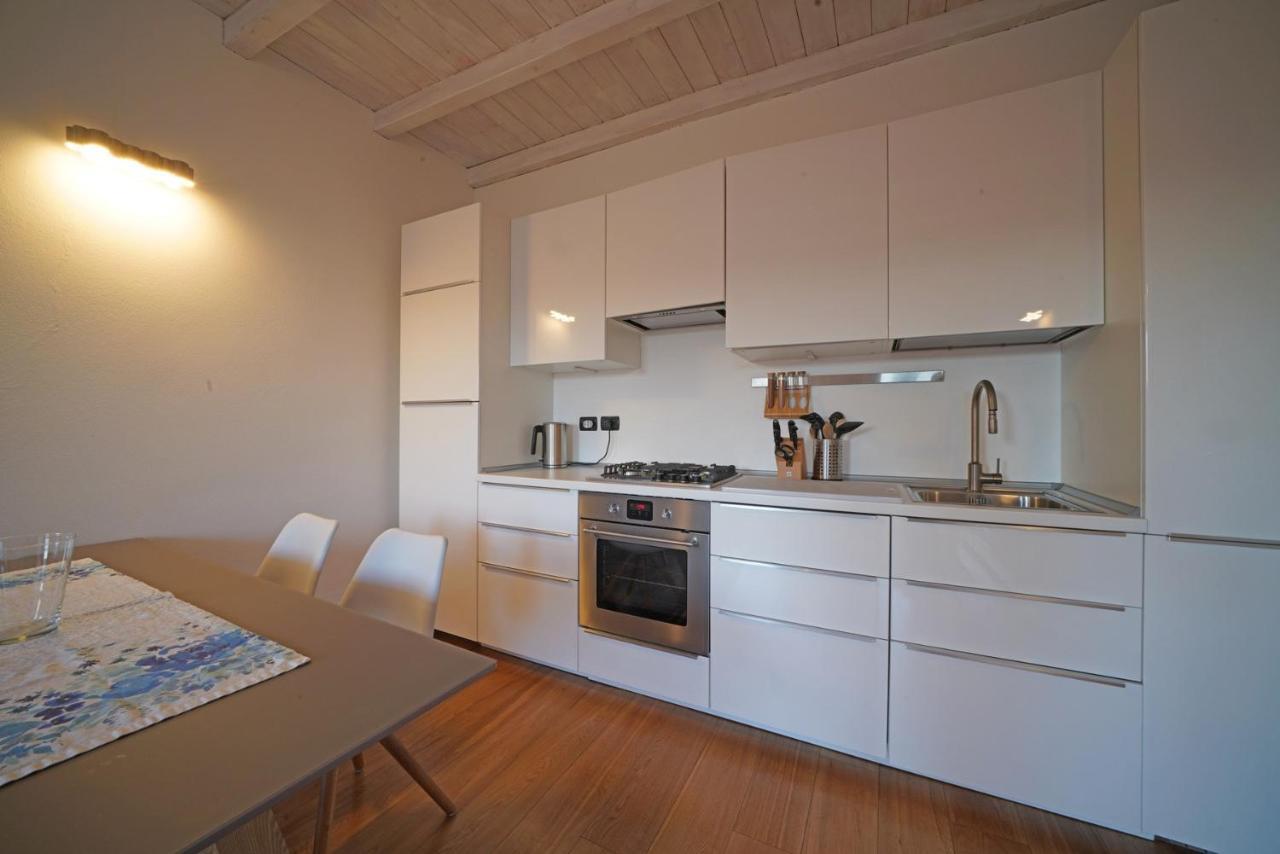 L'Orologio Apartment Salo Luaran gambar